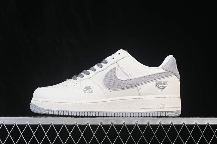 Picture of Air Force 1 _SKUfw23356057982794745fw
